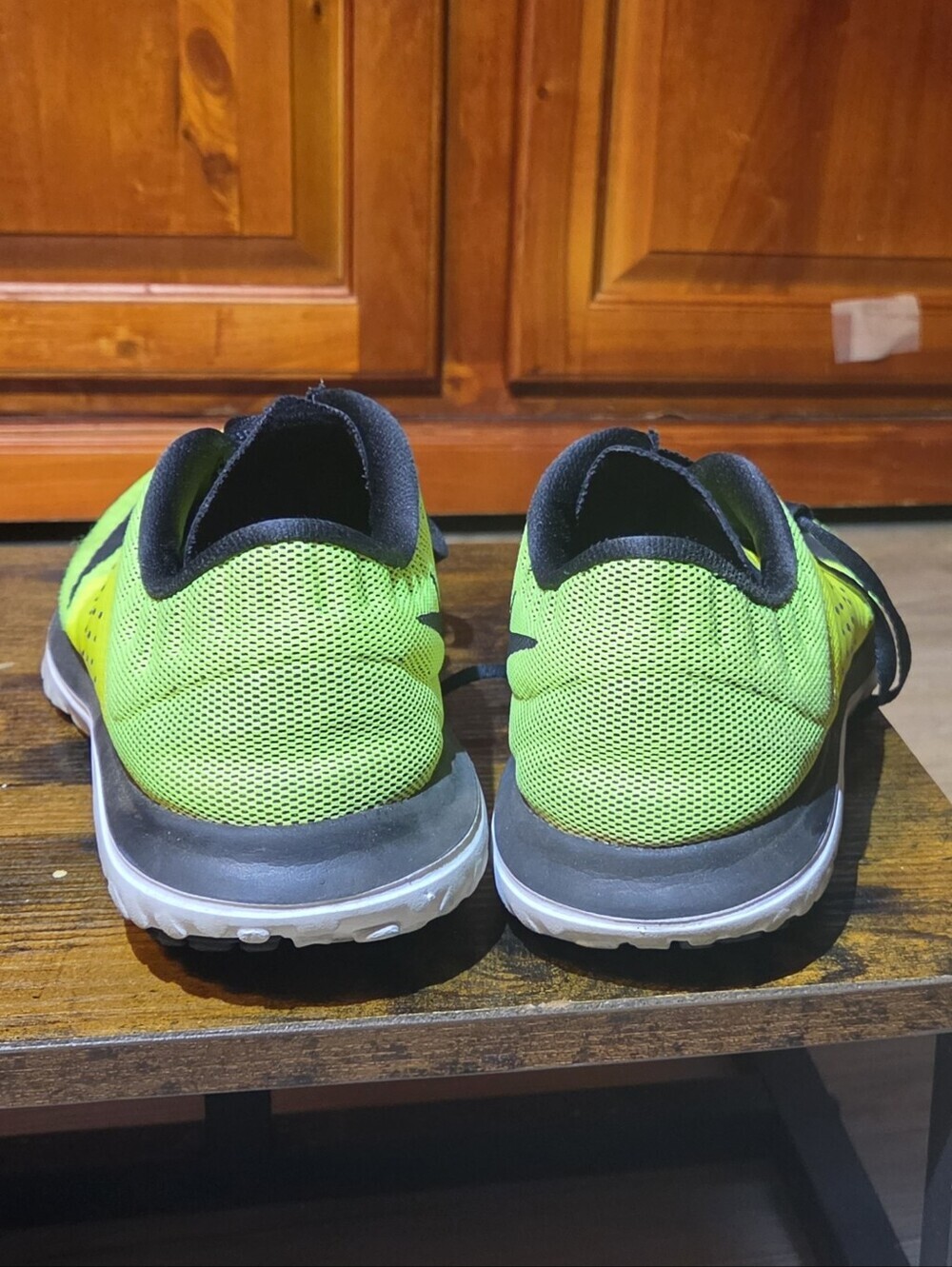 Women  Nike FS Lite Run in the "Volt Yellow" colorway Size 9.5 - Picture 2 of 8